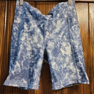 Gap Fit bike shorts, blue, Size M, outside pockets, adjustable waist